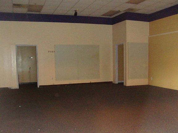 3rd image of 941 Maddox Dr Ste 216