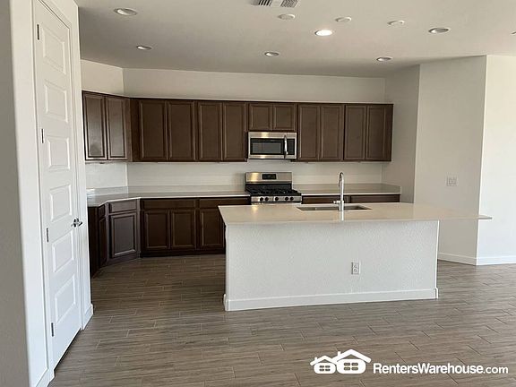 4th image of 16937 W Las Palmaritas Dr