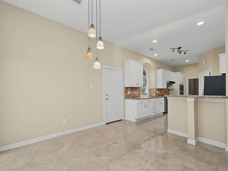 14135 Swallowfield Dr — Photo 25