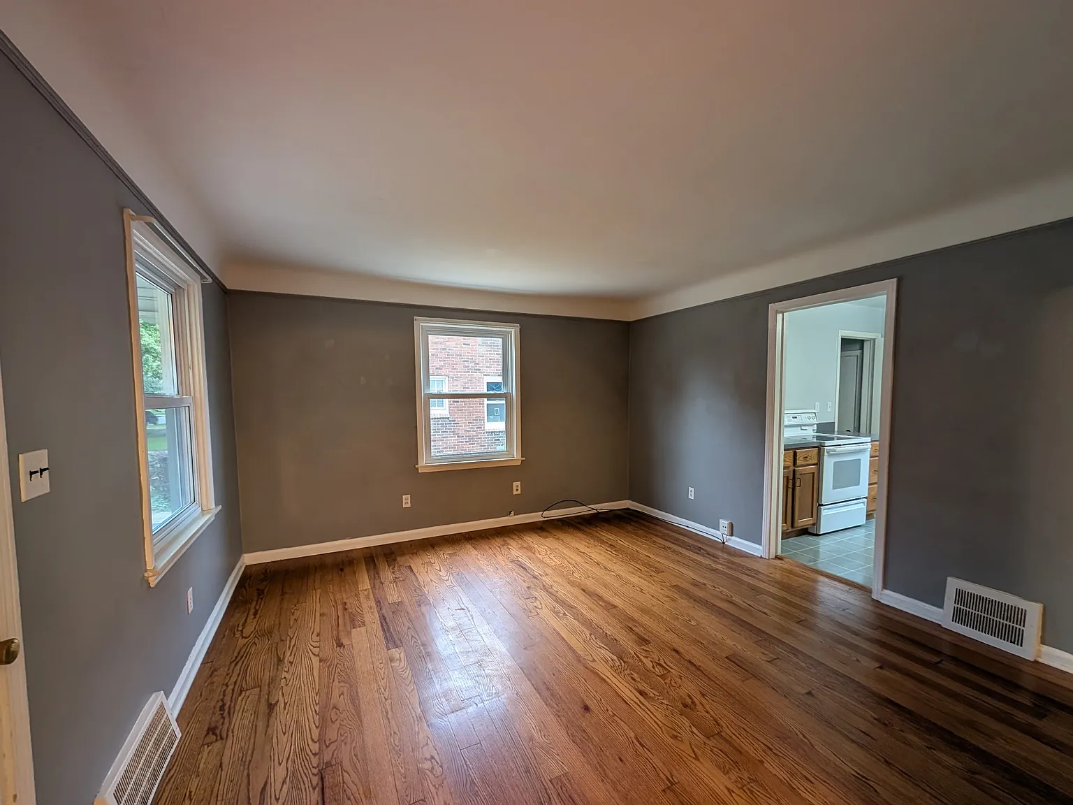 2 bed, 900 sqft, $1,850 — Photo 3