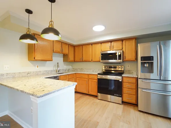 5718 Croatan Ct, Centreville, VA 20120
