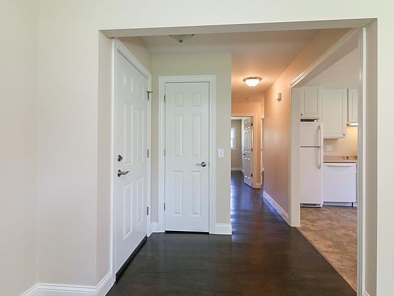 Entryway door/closet