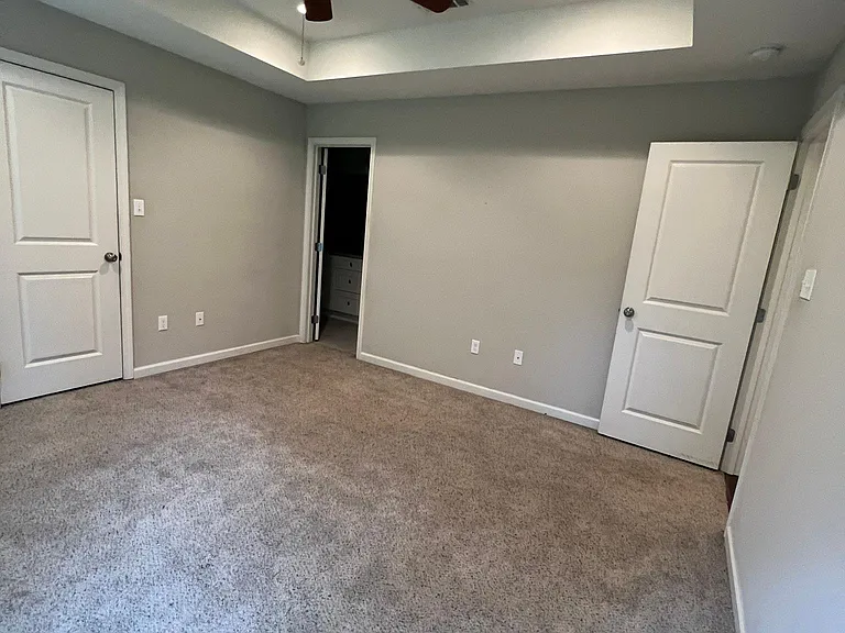 13712 Fox Hill Dr — Photo 47