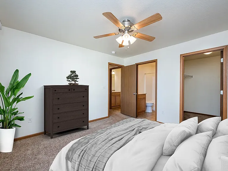 9086 N Main St #10 — Photo 5