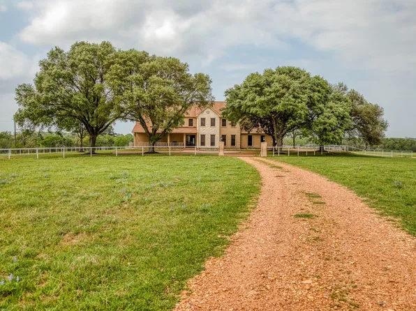 2204 Carter Rd, Bellville, TX 77418