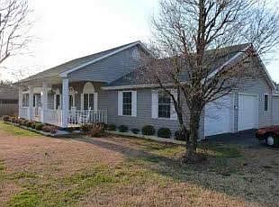 2nd image of 633 Playground Rd