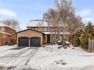 1324 Birchcliff Dr, Oakville, ON L6M 2A4