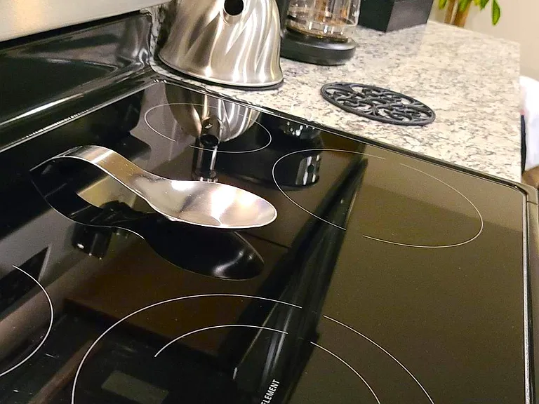 Electric glass top stove