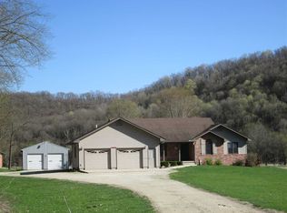 239 Valley View Dr, Dorchester, IA 52140