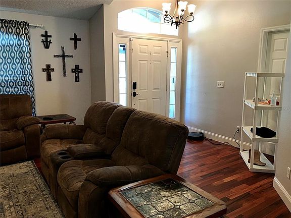 3rd image of 1224 Demoiselle St