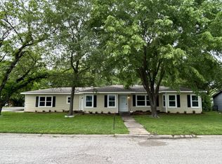 201 E 7th St, Kaufman, TX 75142
