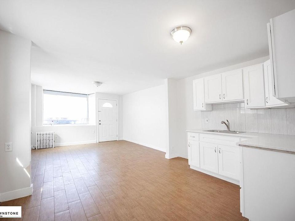 1st image of 361 Hoyt St #1