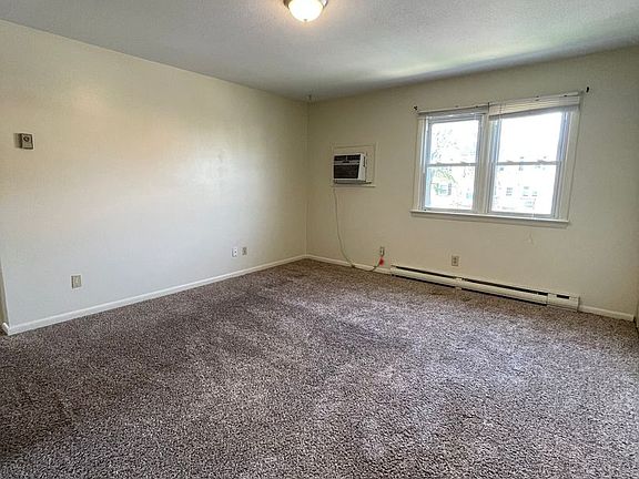 2nd image of 136 Ohio Ave