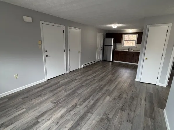 80 Dubuque St #4, Manchester, NH 03102