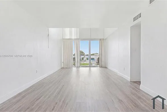 2 bed, 900 sqft, $2,450 — Photo 3