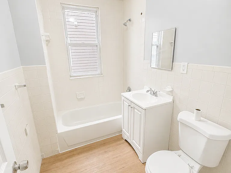 917 Grove St #1B — Photo 5