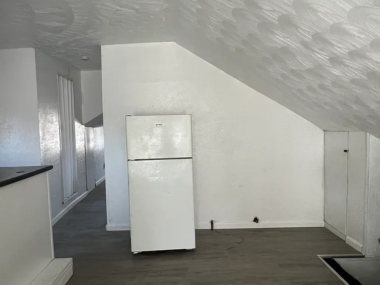 921 & 923 Baughman St #C — Photo 3
