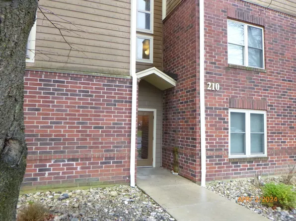 210 Glengarry Dr APT 311, Bloomingdale, IL 60108