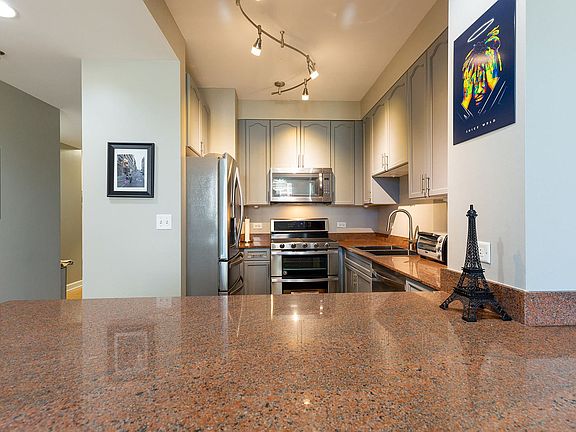 5th image of 1250 S Michigan Ave APT 1103