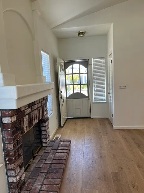 3 bed, 1339 sqft, $3,500 — Photo 3