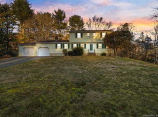 22 Aileen Dr, Madison, CT 06443