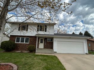 514 E 14th Ave, Mitchell, SD 57301