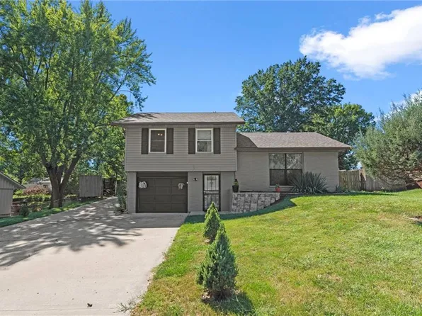 8555 Isabel St, Kansas City, KS 66112