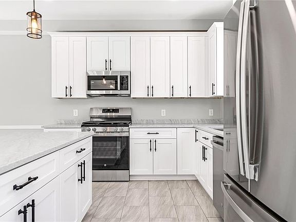2nd image of 60 Daytona Ave