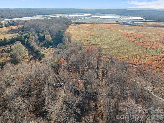 4th image of 1895 Templeton Rd