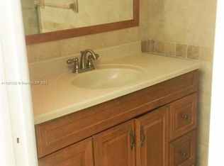 100 Berkley Rd APT 110, Hollywood, FL 33024