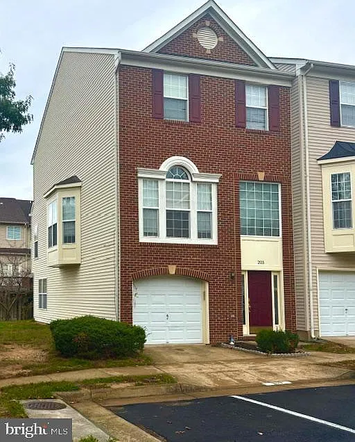 203 Langley Ct