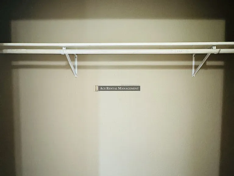 Pine Shadows Duplex Apartments — Photo 18