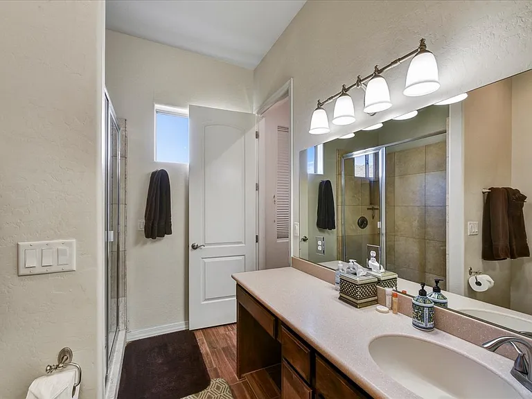 412 E Yearling Rd — Photo 18