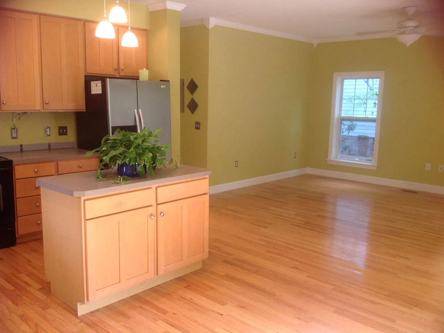 40 Harvard Pl — Photo 2