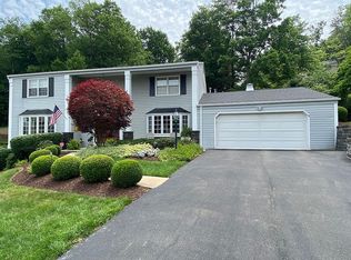 102 Scarborough Ln, Mcmurray, PA
