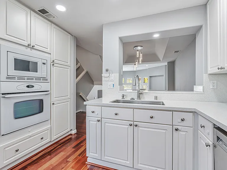 1103 Emerald Bay Ln — Photo 9