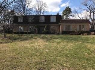 17 Ivy Ln, Oak Brook, IL 60523