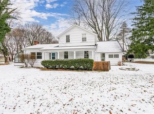 1014 Whalen Rd, Penfield, NY 14526