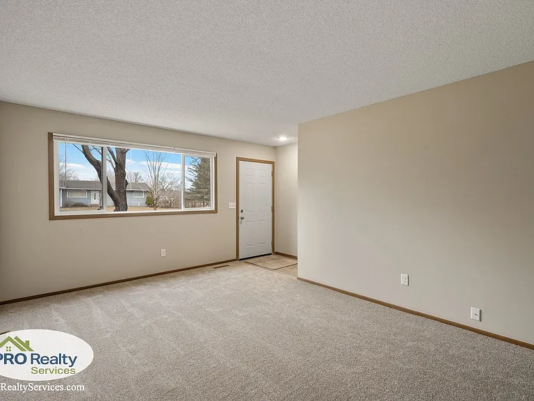 23345 Yucca St NW — Photo 8