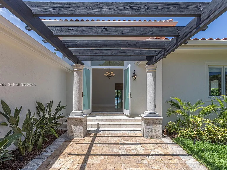 425 N Shore Dr — Photo 37