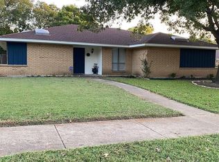 722 Waynelee Dr, Lancaster, TX