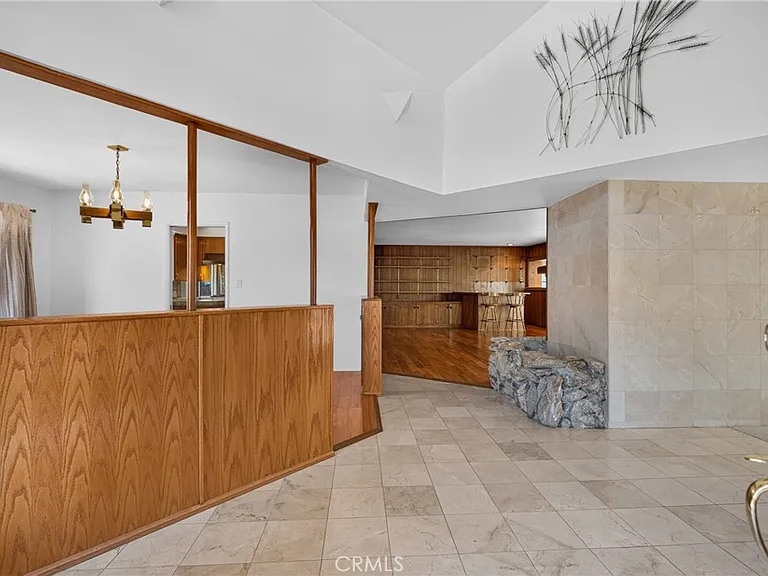 10401 Wystone Ave — Photo 6
