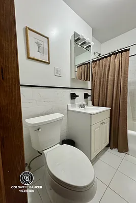 Rented by Coldwell Banker Warburg | media 9