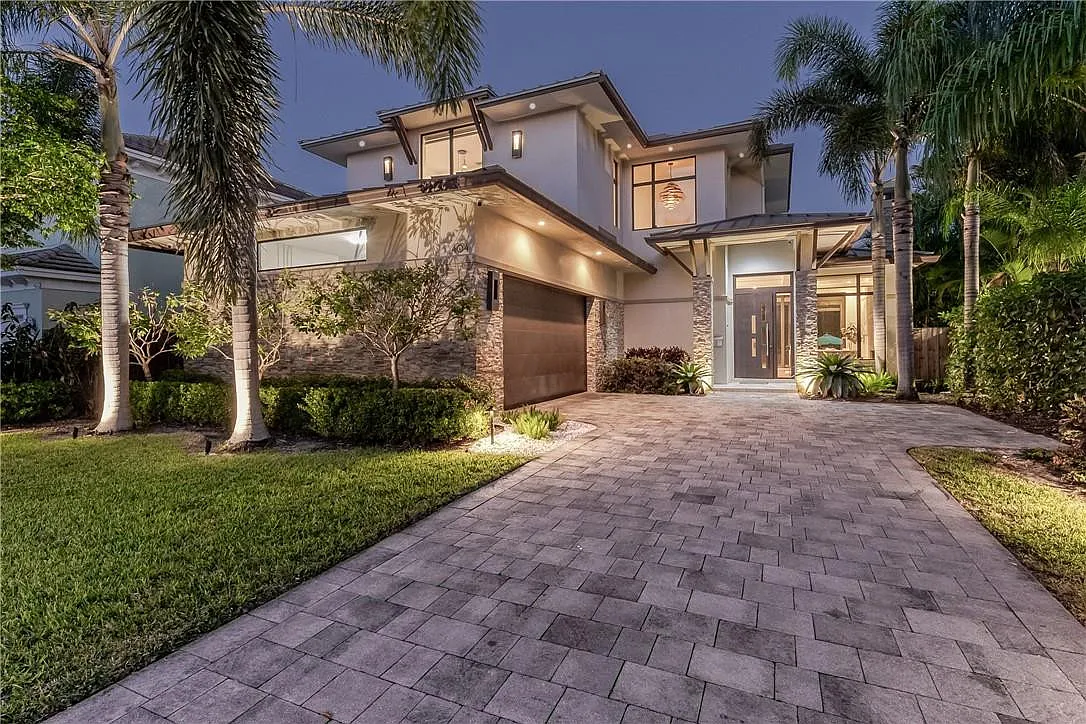 4 bed, 3.5 bath, 3559 sqft, $34,995 — Photo 1