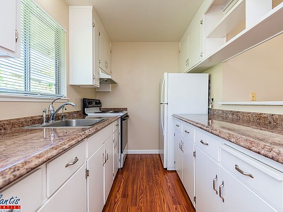 4th image of 232 Penn Way