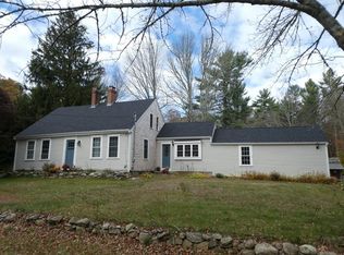 403 New Bedford Rd, Rochester, MA 02770