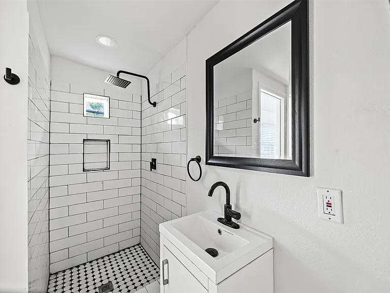7303 Market St — Photo 13