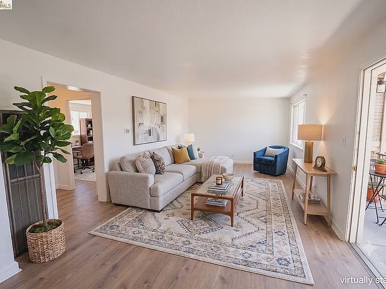 1st image of 2015 Hearst Ave #4