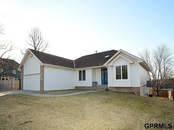 2nd image of 15065 Corby St