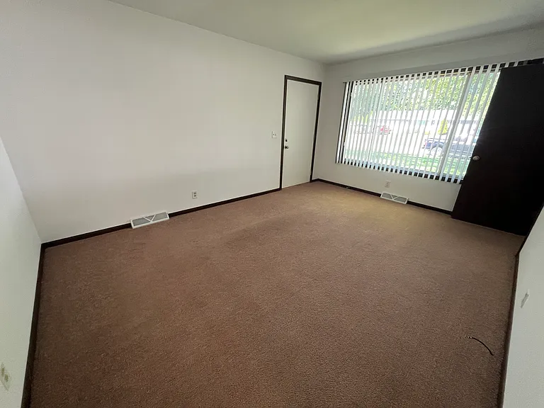 2524 Plymouth Rock Ave — Photo 6